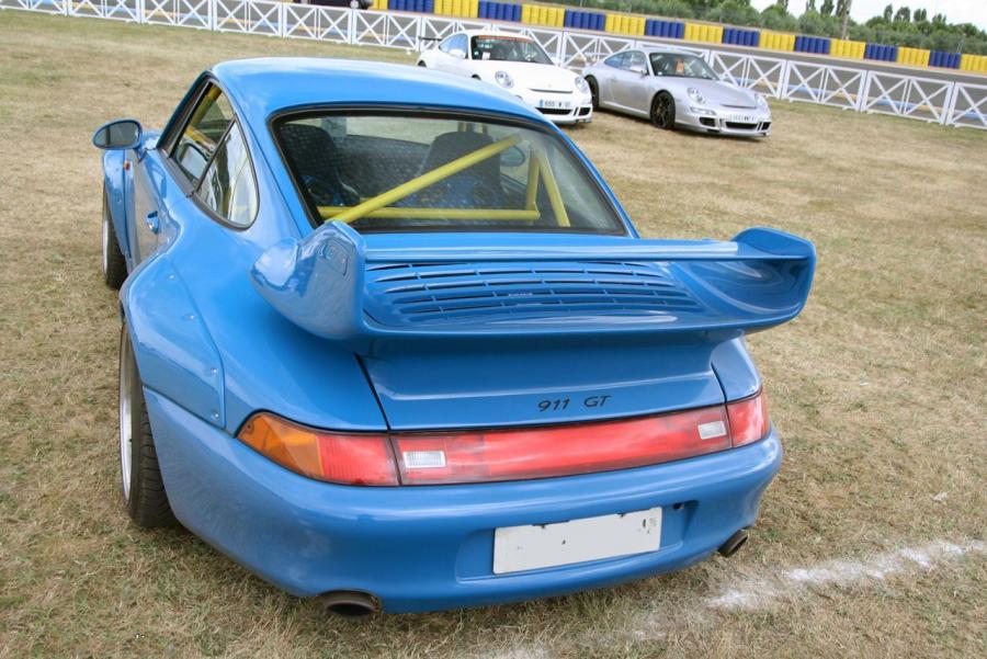  Porsche 911 GT2 1995 года  (фото 13 из 26)